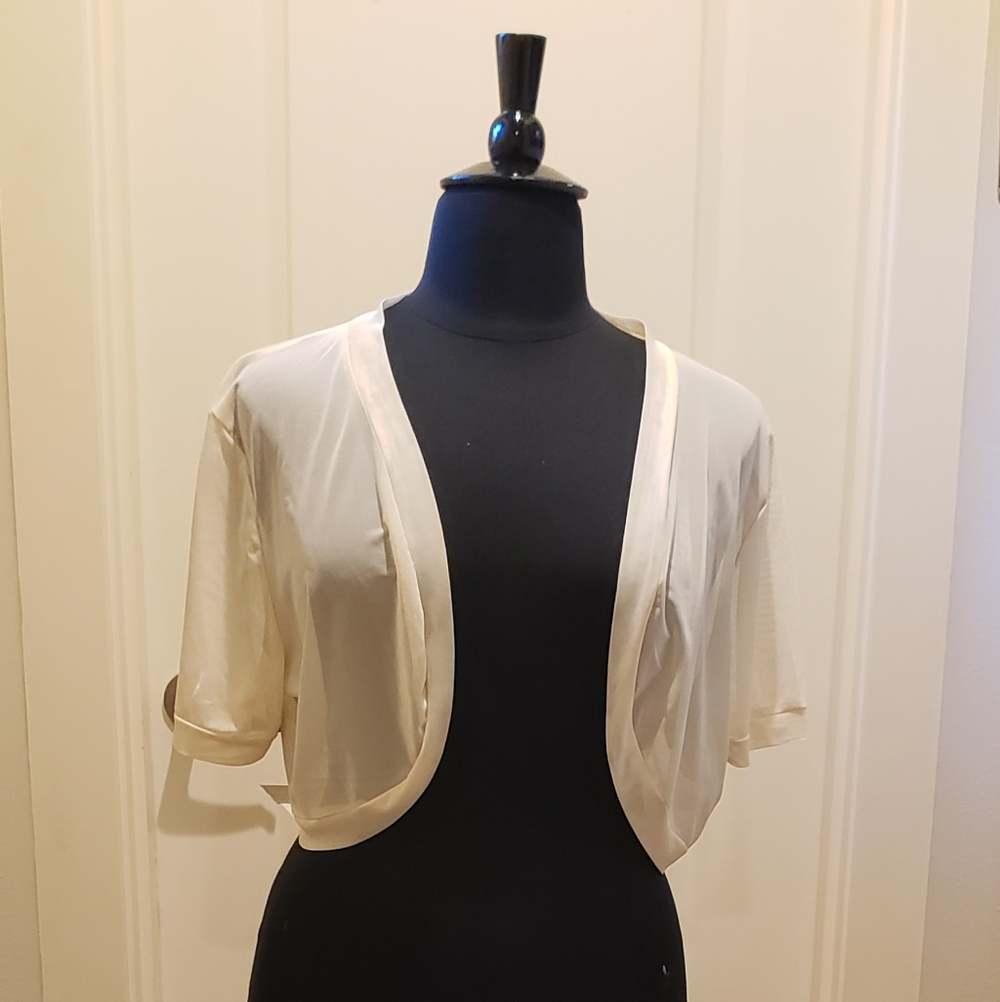 Abollria Womans Cream Short Sleeve Bolero Cover Up